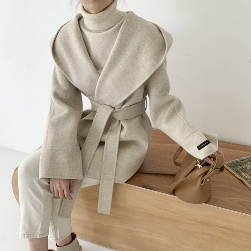 Short hooded woolen coat for women Korean style autumn and winter New lace-up Cape small woolen coat Slimming Belt