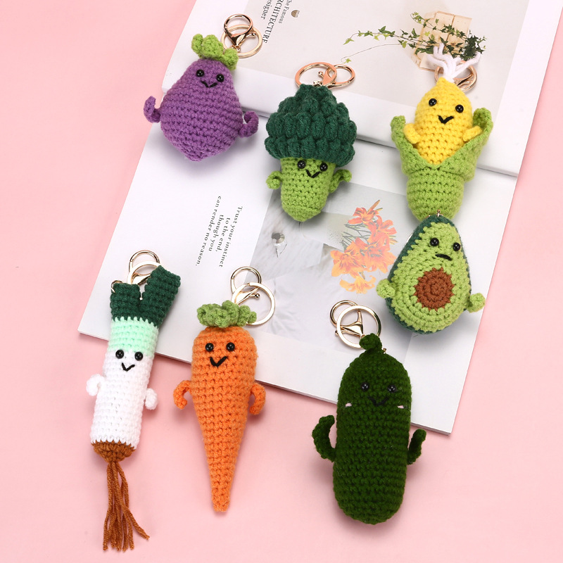 Woven Vegetable Series Cucumber Carrot Broccoli Eggplant Corn Green Onions Aocado Finished Pendant Keychain