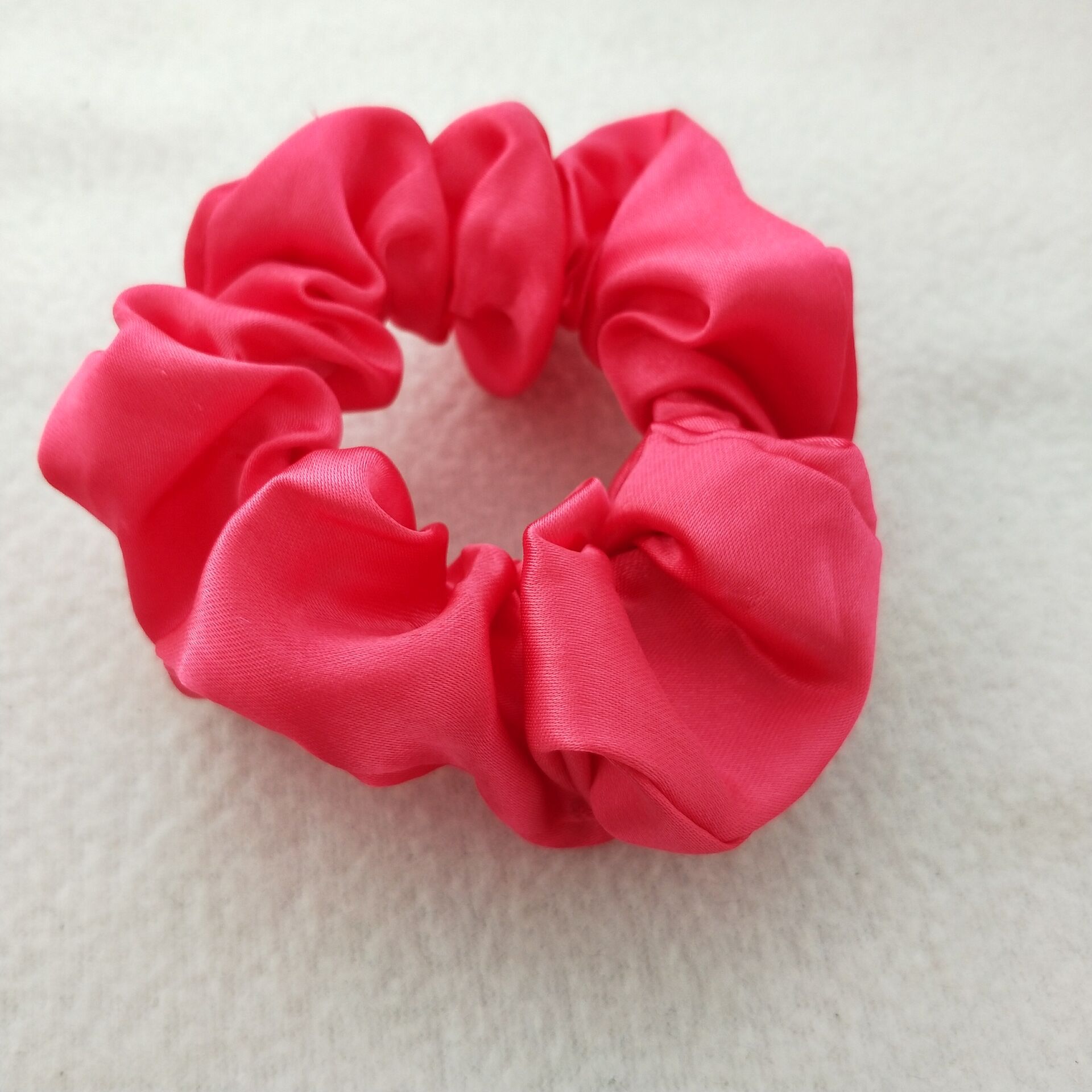 Picture of Cross-Border Amazon Satin Fabric Satin Scrunchie for Women, High-End Bun Hair Tie