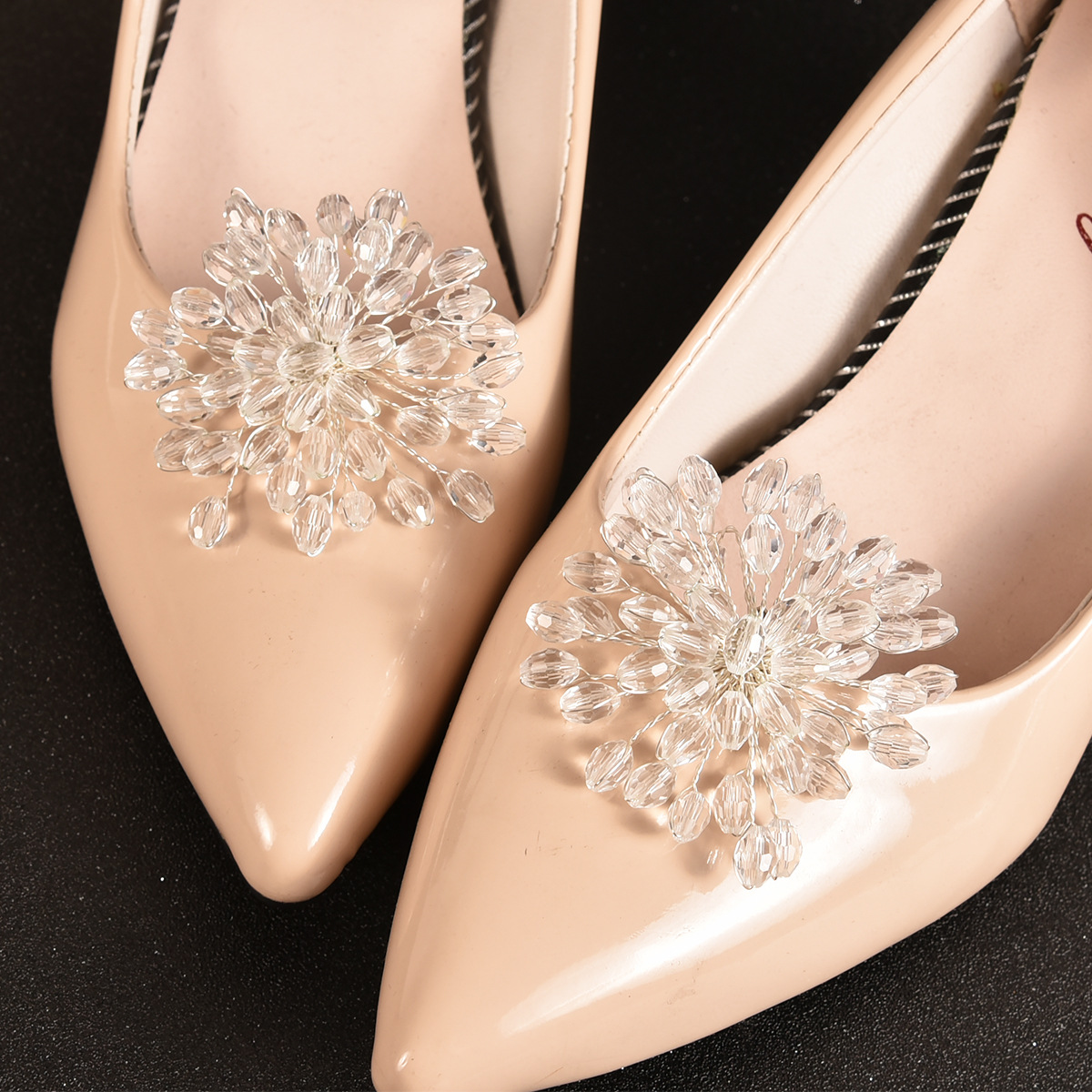 Europe and the United States cross-border bride shoe buckle elegant handmade crystal flower shape wedding banquet shoes accessories wholesale