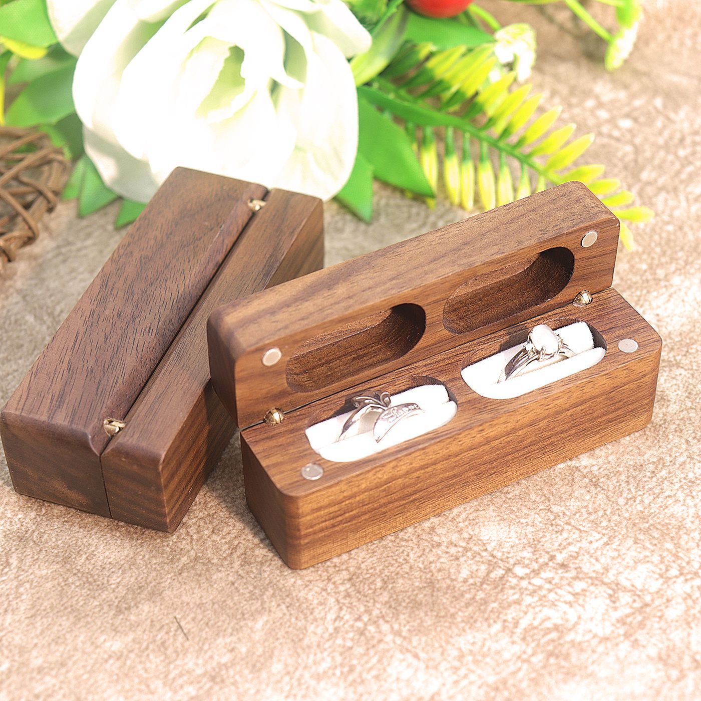 New Long Strip Ring Box Four Magnetic Ring Jewelry Box Jewelry Black Walnut Packaging Box Jewelry Packaging Proposal for Women