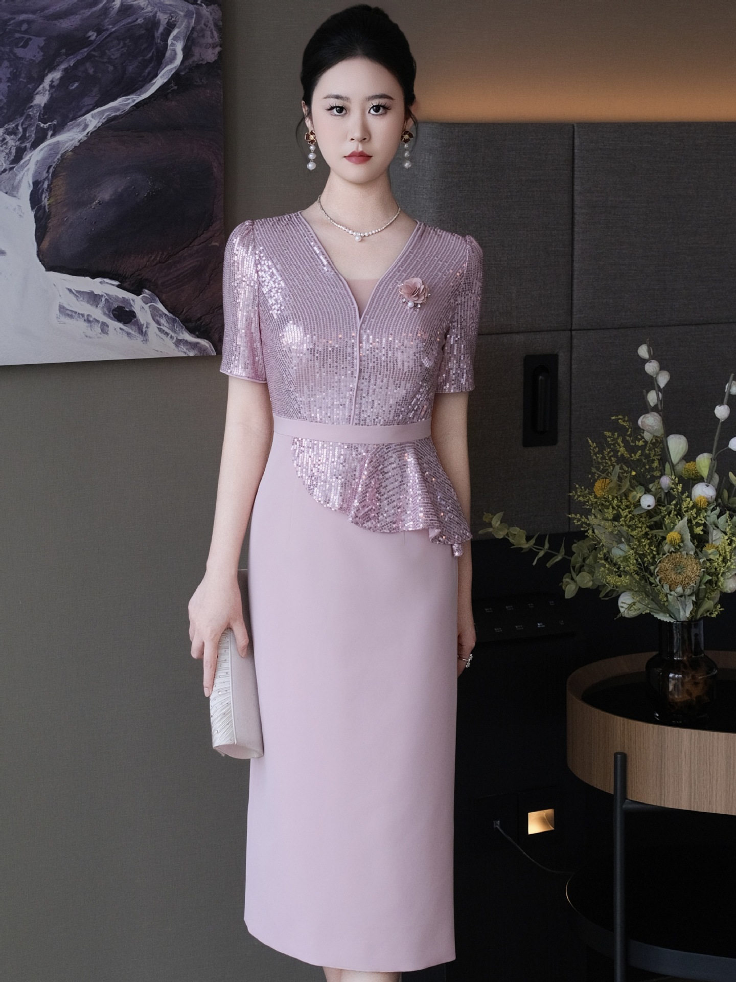 Daiweier Important Occasion Dress Suitable for Slightly Fat Classy Sequined V Neck Mid-Length Hip-Hugging Skirt 2025 New Style