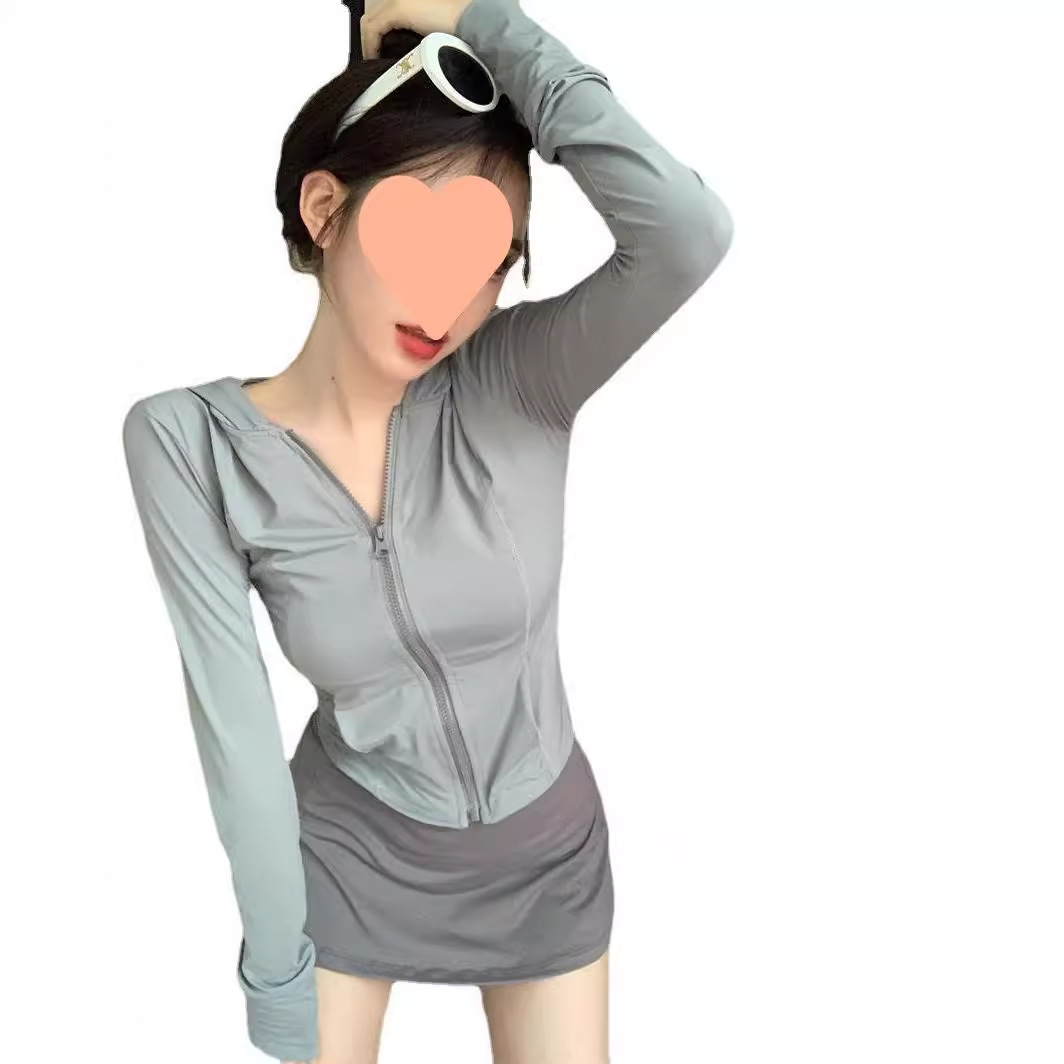 Picture of UPF50 Ice Silk Slim-fit Slimming Hooded Sun Protection Clothing Women's Lightweight Sports Zipper Sun Protection Clothing Cardigan Short Jacket