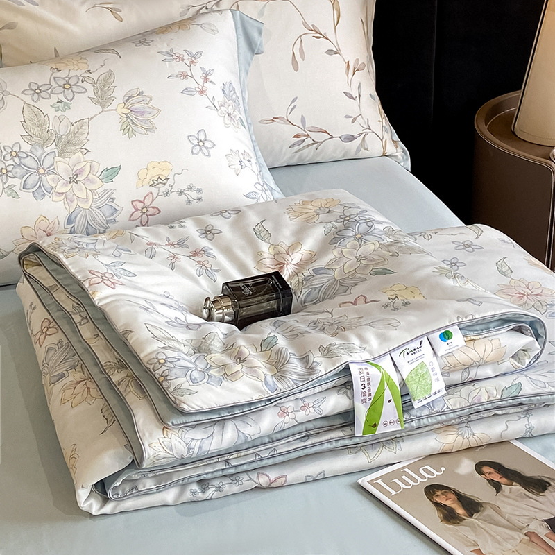 Picture of Class A 60S Tencel Summer Quilt Four-piece Lyocell Fiber Summer Quilt Machine Washable Air-conditioning Quilt Summer Thin Quilt
