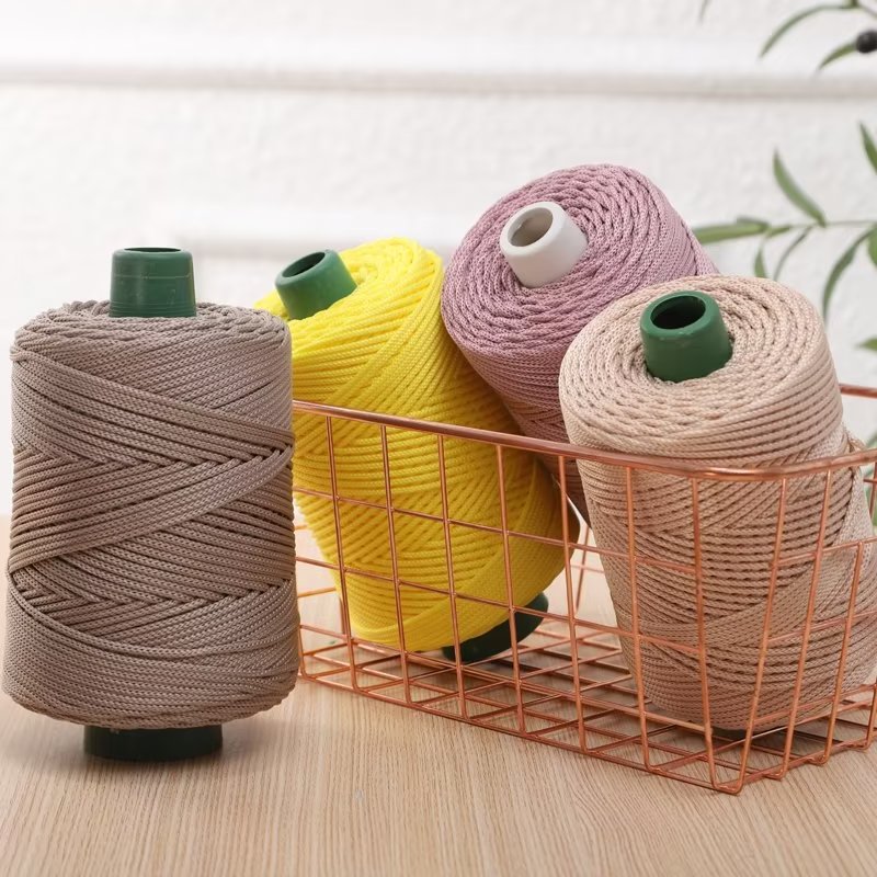 Flat Thread, Light Body Ice Silk Thread, Hand-Knitted Shaft Tube Thread, DIY Knitted Bag, Hat, Cushion, Cup Cover, Soft to the Touch