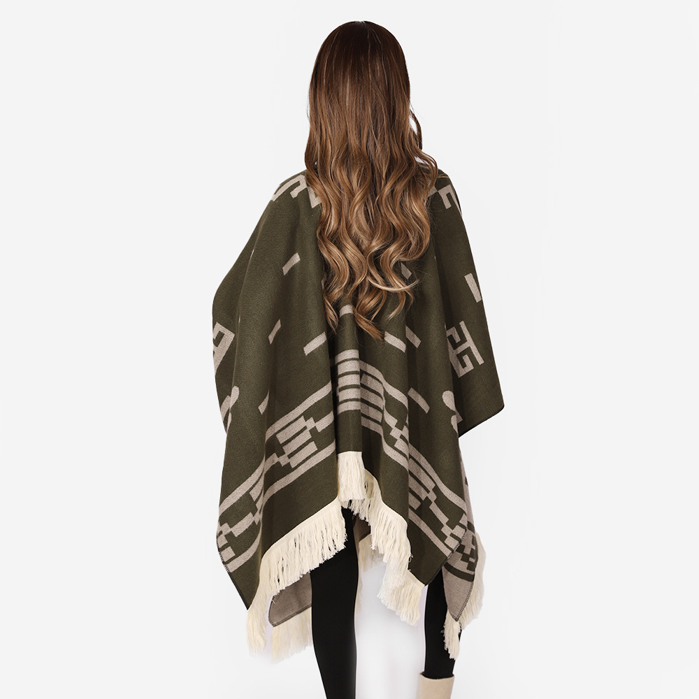 Picture of 2025 New Tassel Pullover Cape Outer Wear Shawl Warm Large Shawl Outer Wear High-end Geometric Pattern