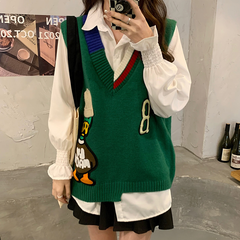 Picture of Knitted Vest Women's Sleeveless Vest Spring and Autumn 2024 New Design Sense V-Neck Contrast Color Loose Stacked Top