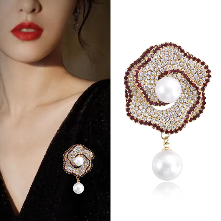 Korean Style Fashionable Round Pearl Flower Pendant Brooch Women's Personalized Elegant Light Luxury High-end Coat Shirt Accessories