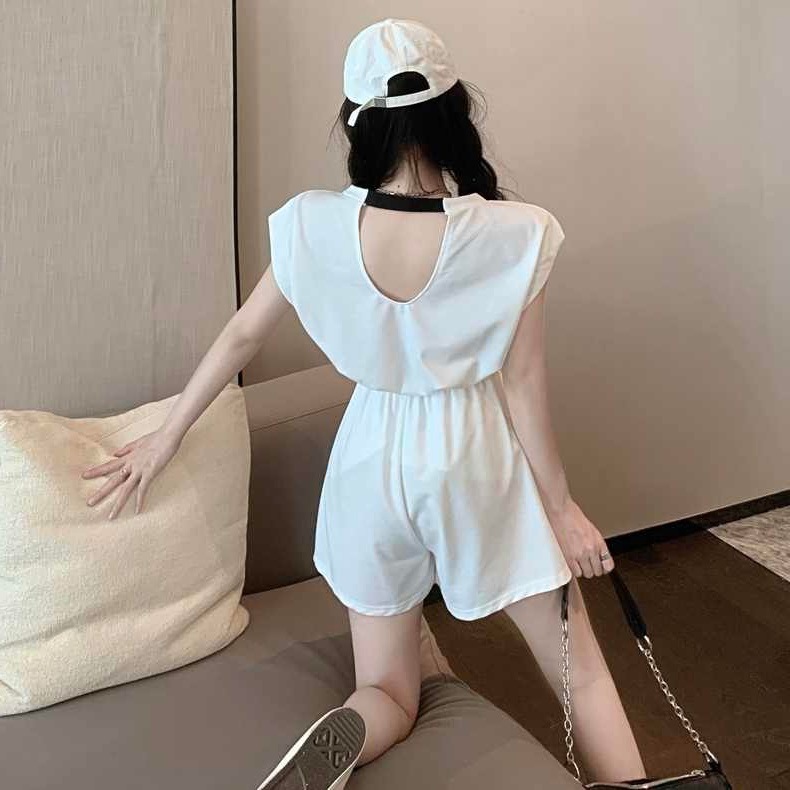 Picture of Fashion Internet Celebrity Street Suit for Women, Salty or Sweet, Summer Sports Style Backless Top + Wide-Leg Shorts Two-Piece Set