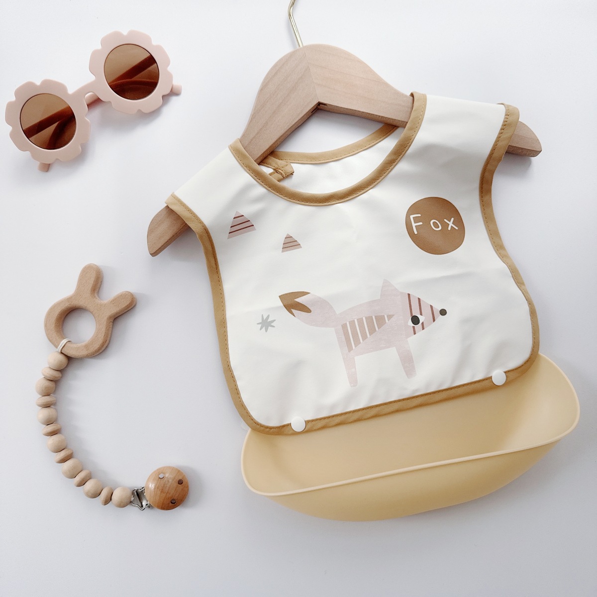 Picture of New Children's Silicone Bib Baby Meal Bag Baby Food Supplementary Food Bag Waterproof Anti-dirty Artifact PU Soft Bib