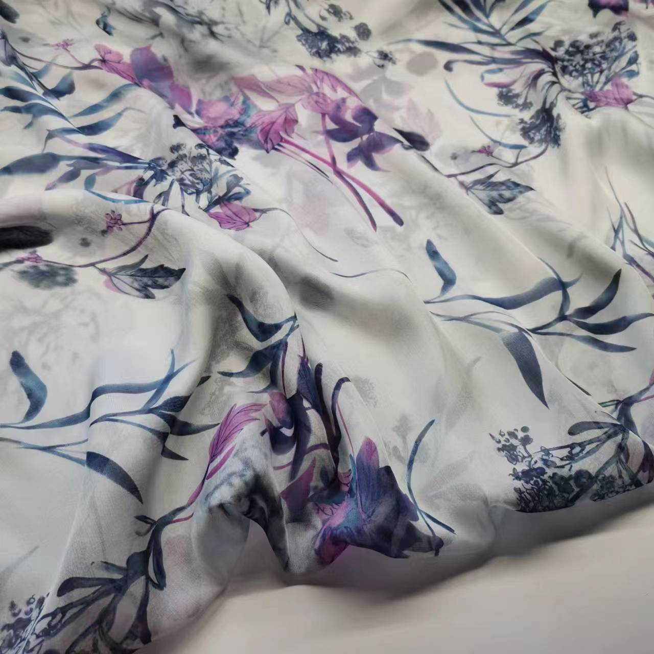 Wide 6mm Silk Chiffon Printed Fabric Breathable Skirt Fashion Fabric