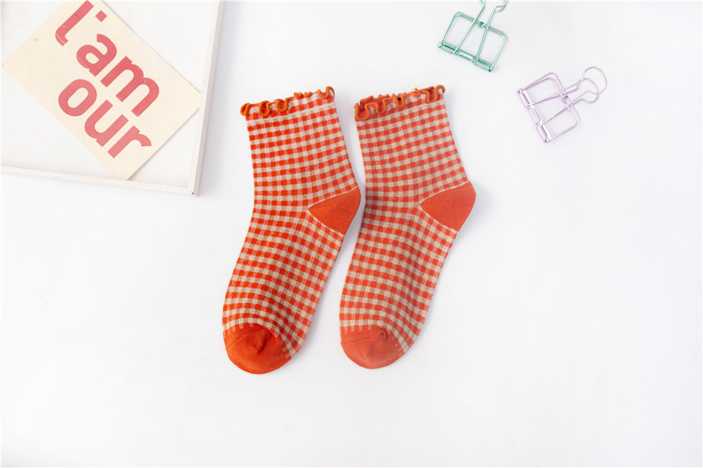 Picture of Women's Fungus-Edged Socks with Rolled Edges, Small Plaid Women's Socks, Casual Loose Cotton Socks, Cotton Short Socks, Zhuji Socks