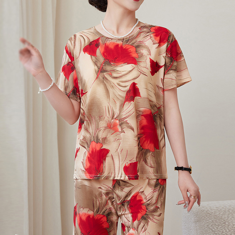 Picture of Explosions Grandma Ice Silk Thin Short-sleeved Capri Pants Two-piece Set Middle-aged and Elderly Mothers Summer Slimming Belly Covering suit