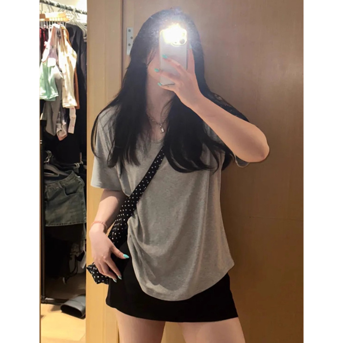 Picture of White V-neck Short-sleeved T-shirt Women's Summer 2025 New Loose Solid Color Base Shirt with Spice Girl Student's Top Trendy