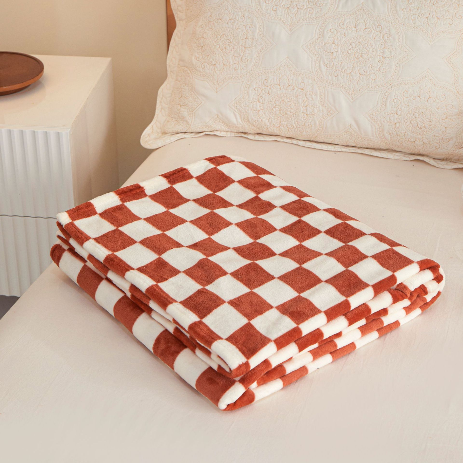 Picture of New Checkerboard Flannel Blanket Thickened Milk Blanket Coral Fleece Nap Blanket Foreign Trade Gift Blanket Wholesale