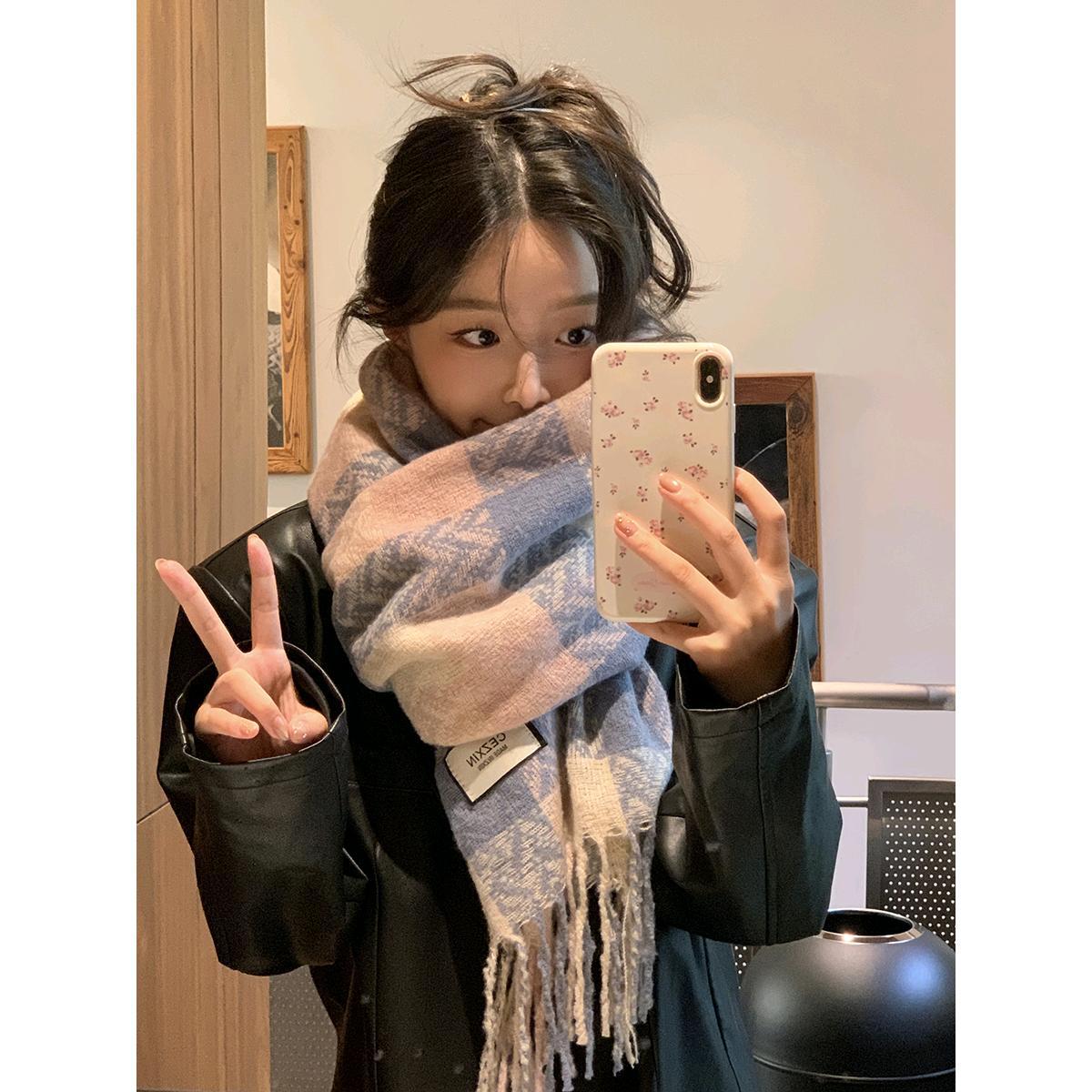 Picture of South Korea Designer New Plaid Tassel Scarf Women's Autumn and Winter Soft Warm Shawl High-end All-match Neck Fashion