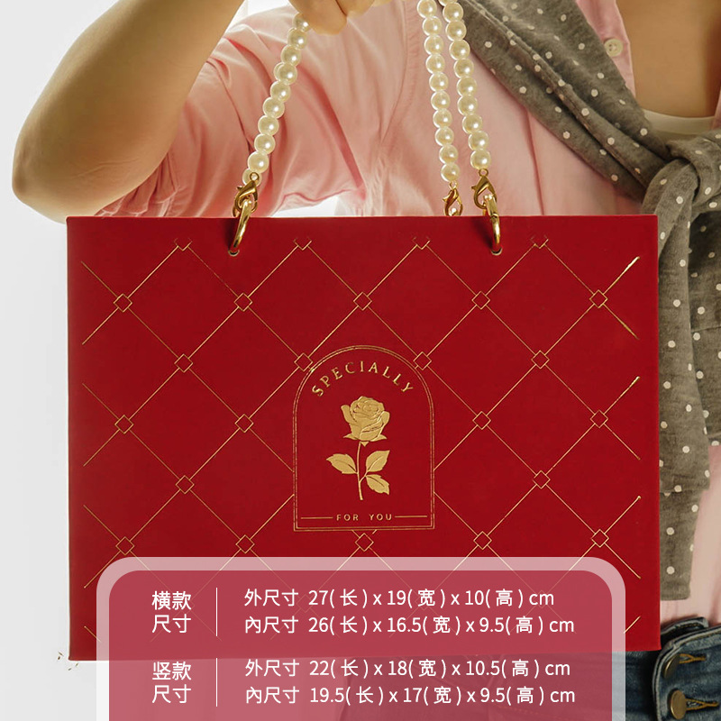 Find creative companion gift empty box velvet wedding portable red companion gift candy box packaging box wholesale