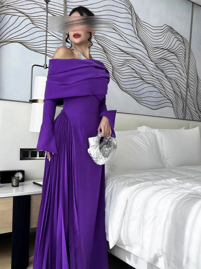 Picture of 2024 Autumn and Winter Cross-border Foreign Trade Women's Clothing Amazon Independent Station ebay Middle East Sexy Shoulder Pleated Evening Dress