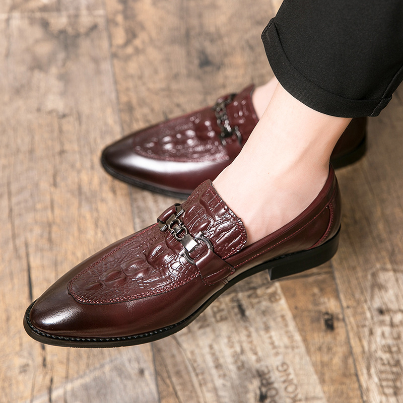 Spring 2024 Cross-border plus size Casual Crocodile Leather Shoes Formal Business Pointed Leather Shoes Men's Slip-on Loafers