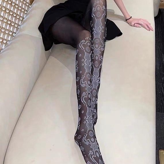 Vintage Calf Pattern Silk Stockings Women's Thin Japanese Rose French Style Rose Embroidered Pantyhose Lace Base Socks