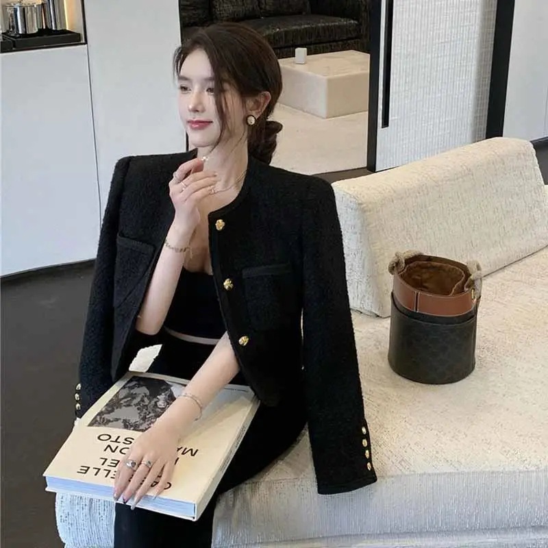 Coat Women's Spring and Autumn Small Fragrant Style Outer Wear Single-breasted 2024 New Black Short Elegant Fashionable Round Neck Top