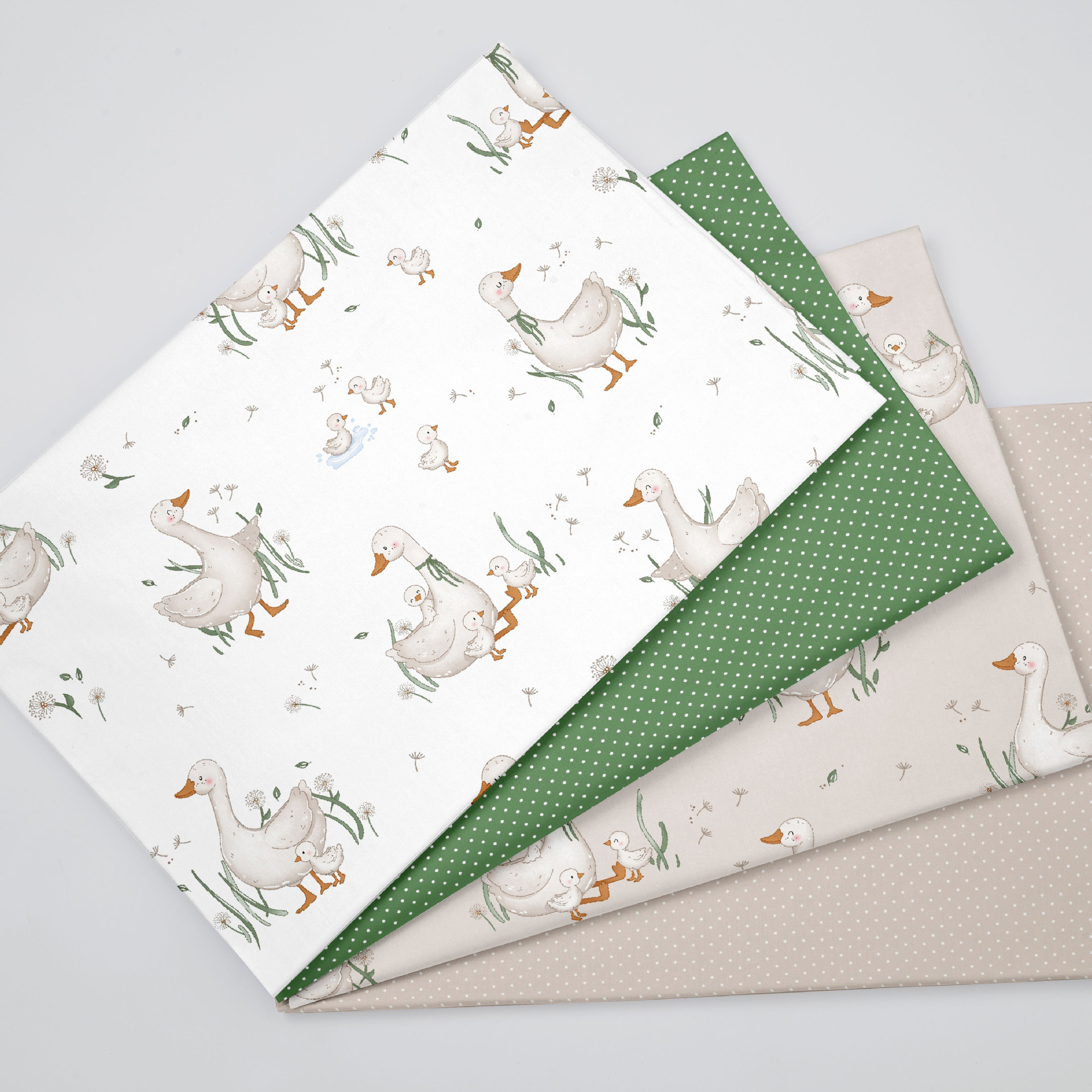 Wholesale supply of 133*72 twill printed fabric, cartoon print, 40-count cotton cloth, 1.6 meters wide