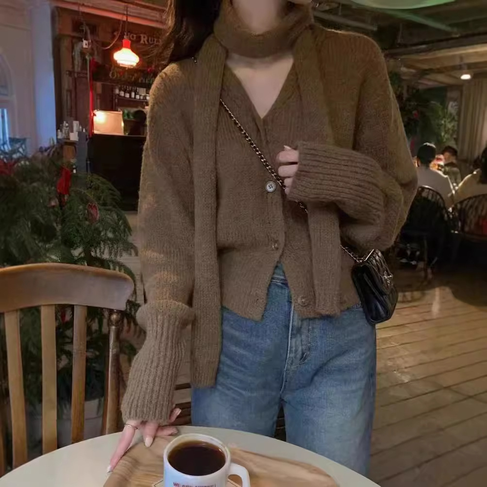Korean Chic Winter New Niche French Retro Long-Sleeved Pure Desire V Neck Long-Sleeved Sweater Jacket Halter Scarf