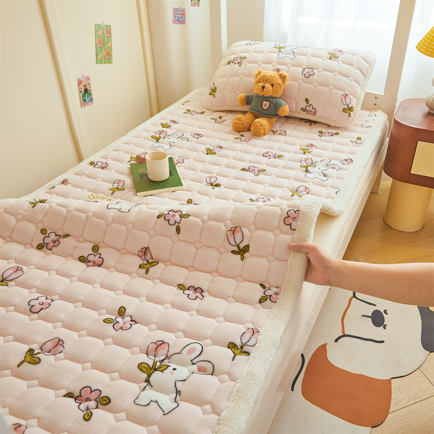 Picture of Class A Soybean Milk Velvet Mattress Winter Thickened Coral Velvet Dormitory Single Mattress Household Folding Cushion