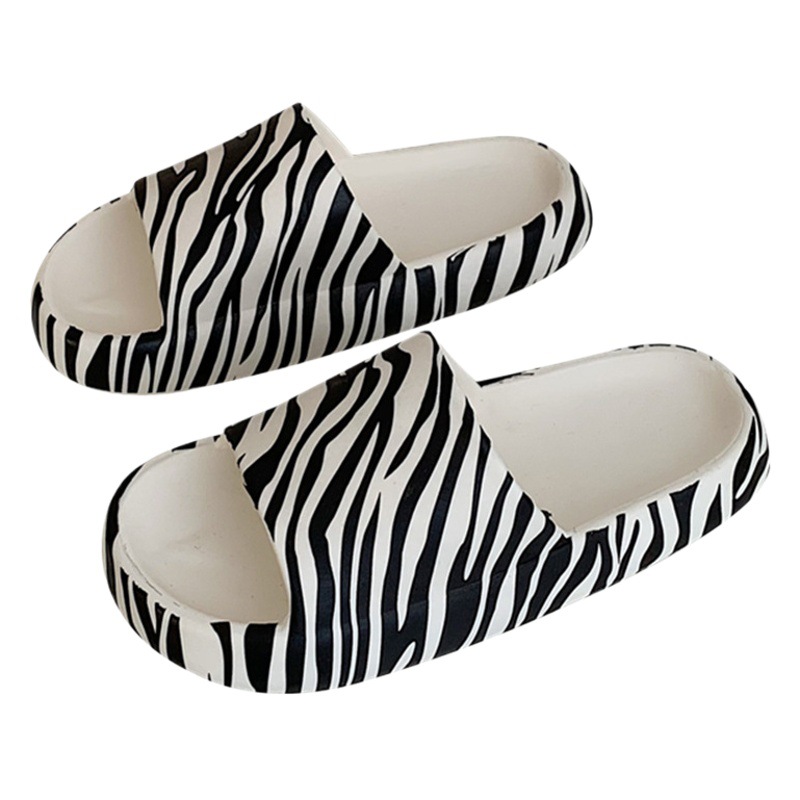 Women's Summer Distinctive Casual Street Style Feeling Slippers New Fashionable Indoor Home Soft Thick Slippers