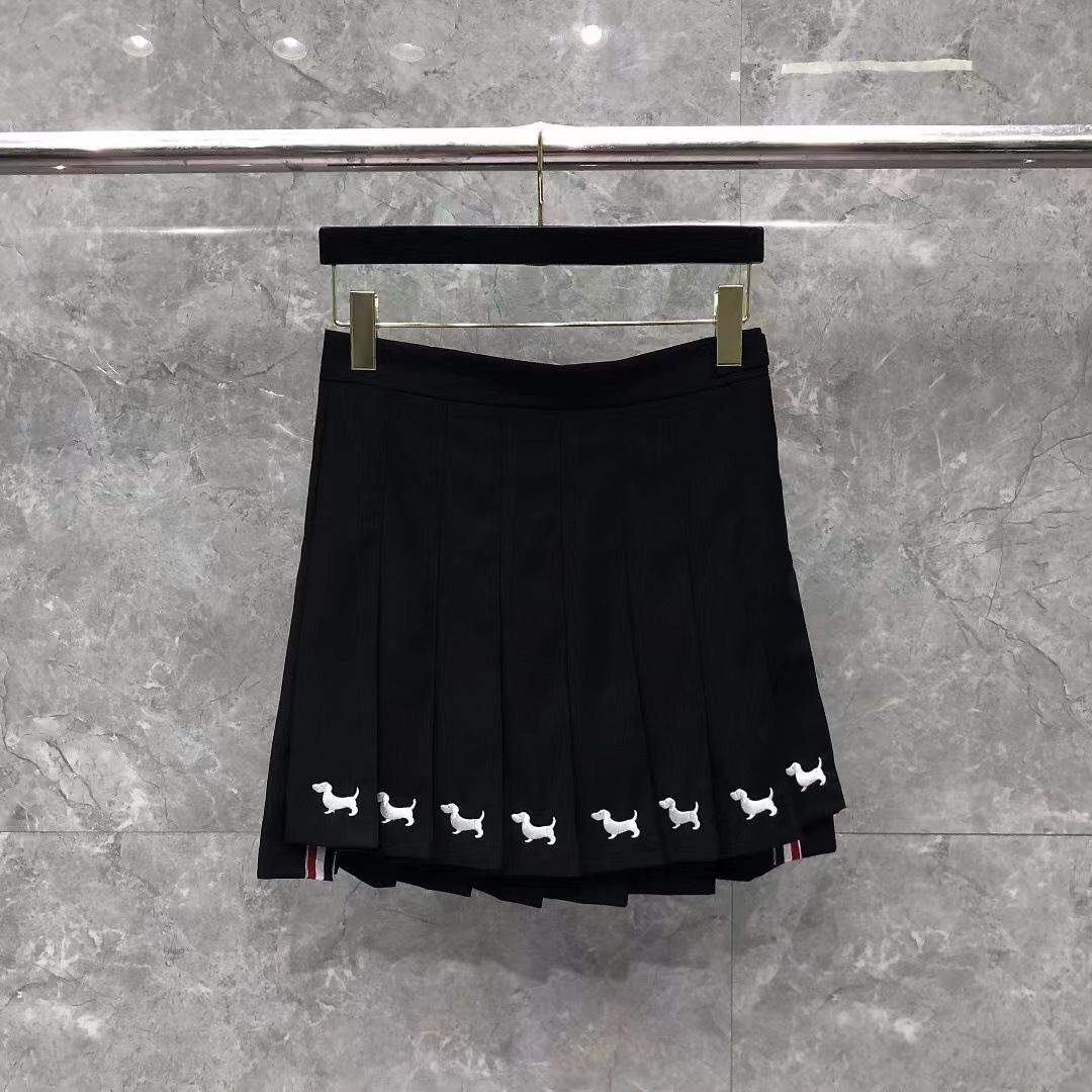 Picture of Tb22 New Summer Puppy Embroidered Pleated Skirt Casual, Fashionable and Comfortable Short Front and Long Back Skirt Slimming Look