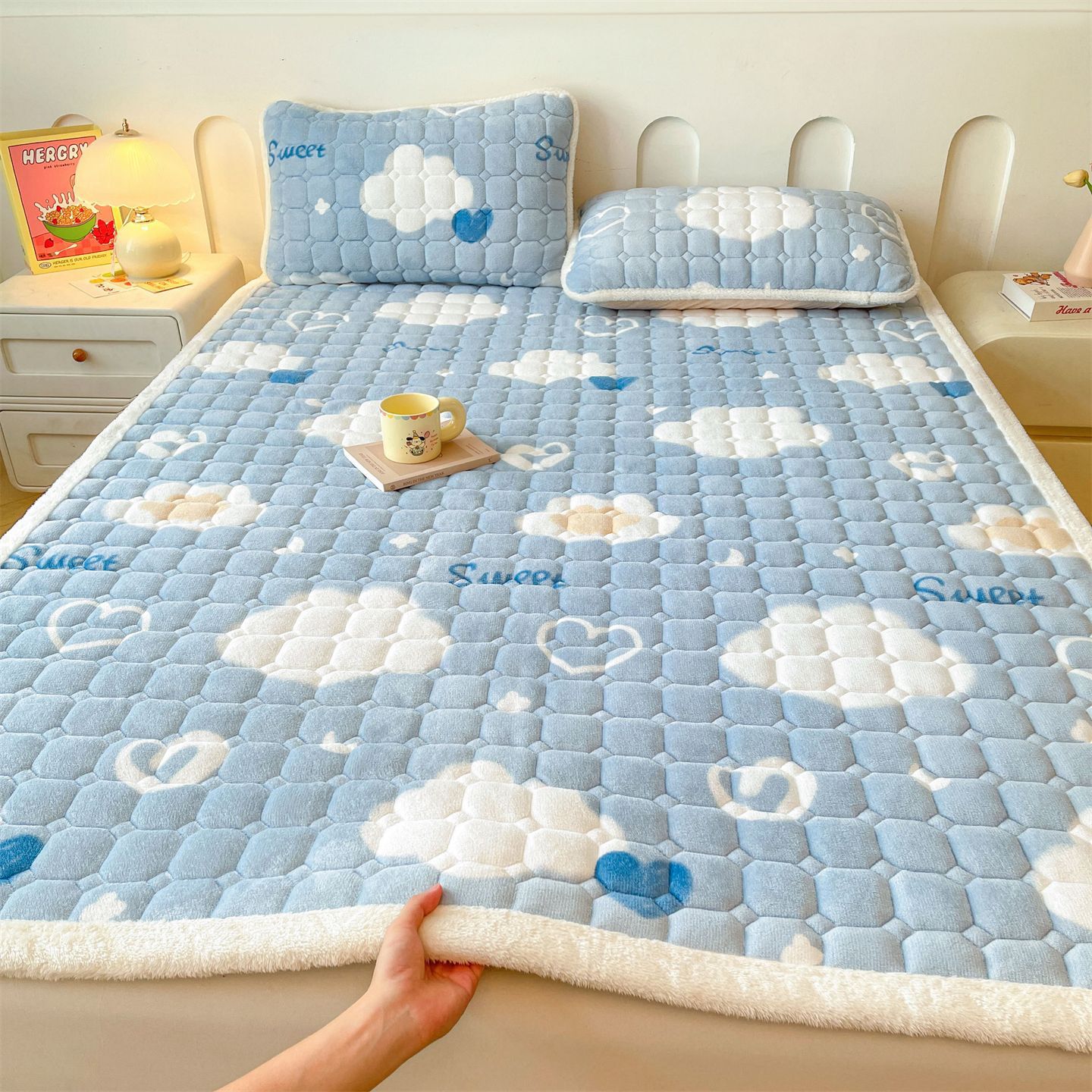 Picture of Class A maternal and child milk velvet mattress autumn and winter foldable washed anti-static home student dormitory bed cushion