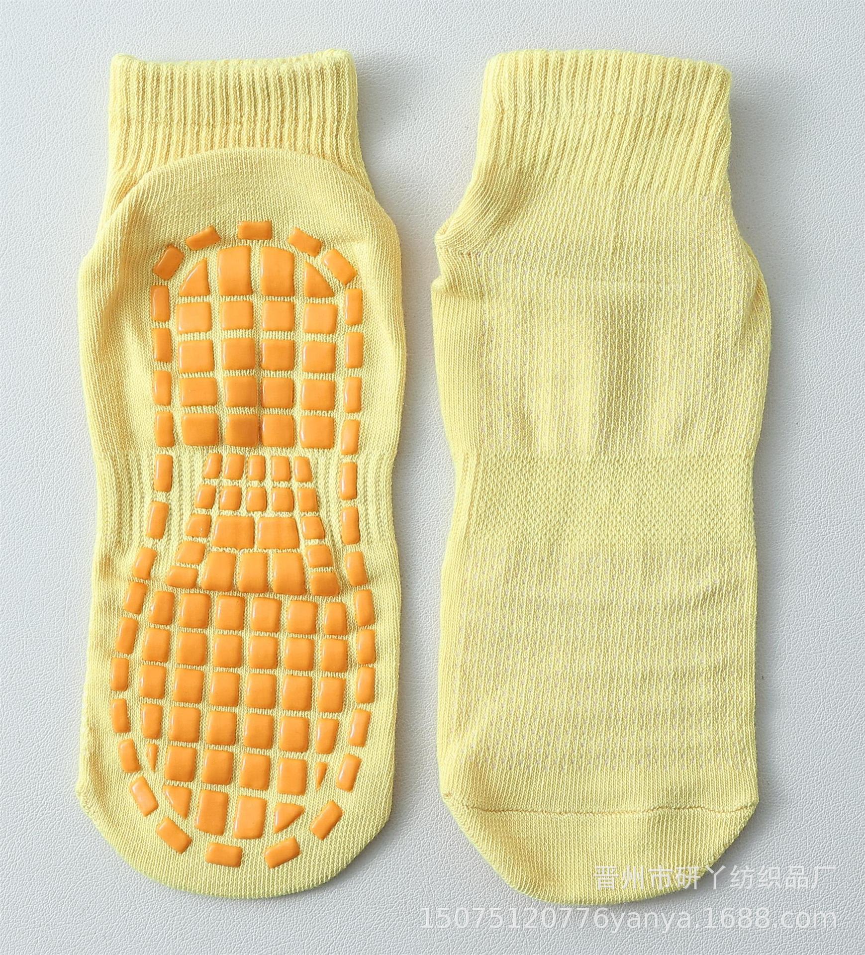 Picture of Factory wholesale trampoline socks dispensing non-slip socks floor socks children's playground early education adult yoga socks