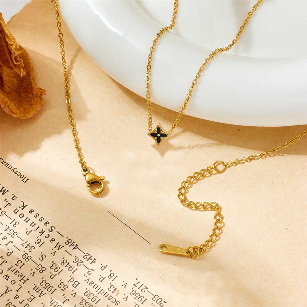 Picture of Cross-border classic cold wind four-leaf clover pendant light luxury niche non-fading diamond fritillary titanium steel necklace jewelry