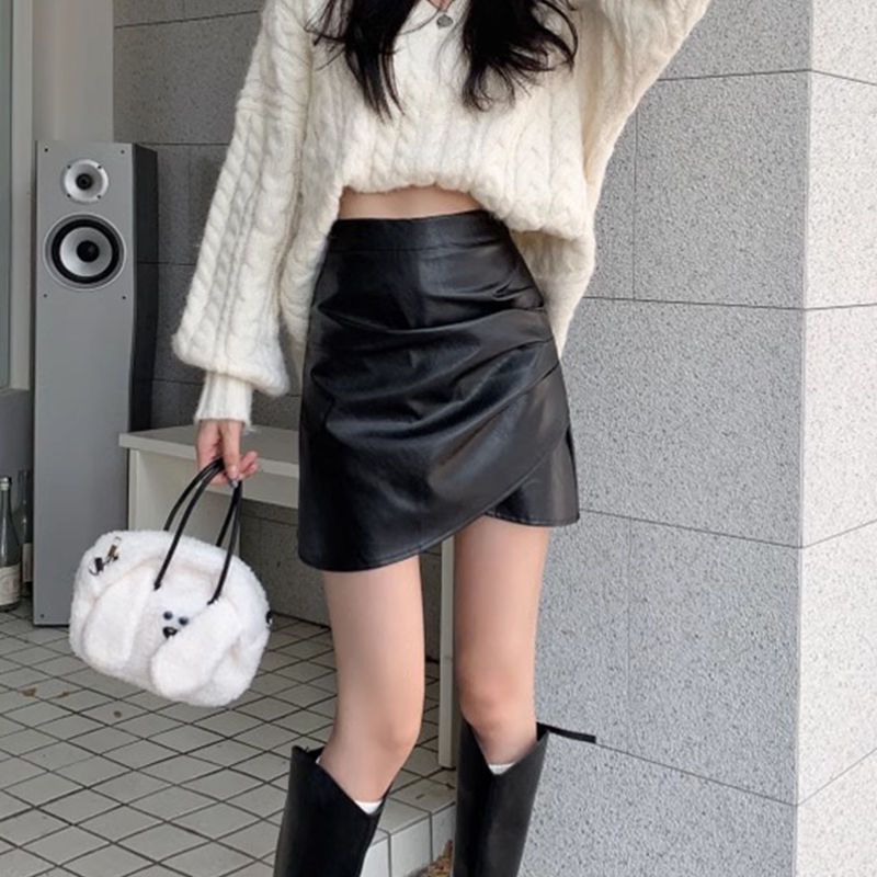 Elegant Skirt Women's Autumn 2024 New Slimming PU Leather Short Skirt High Waist Small A- Line Skirt Hip Skirt