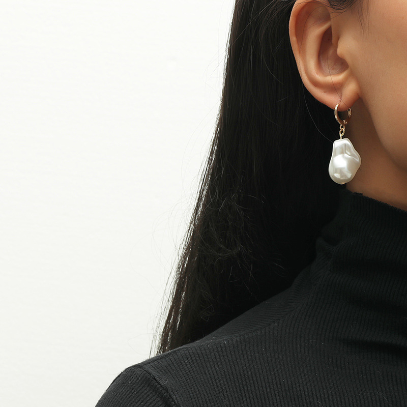 French Retro Elegant Baroque Special-Shaped Pearl Earrings Japanese and Korean New Elegant All-Match Niche Design Earrings