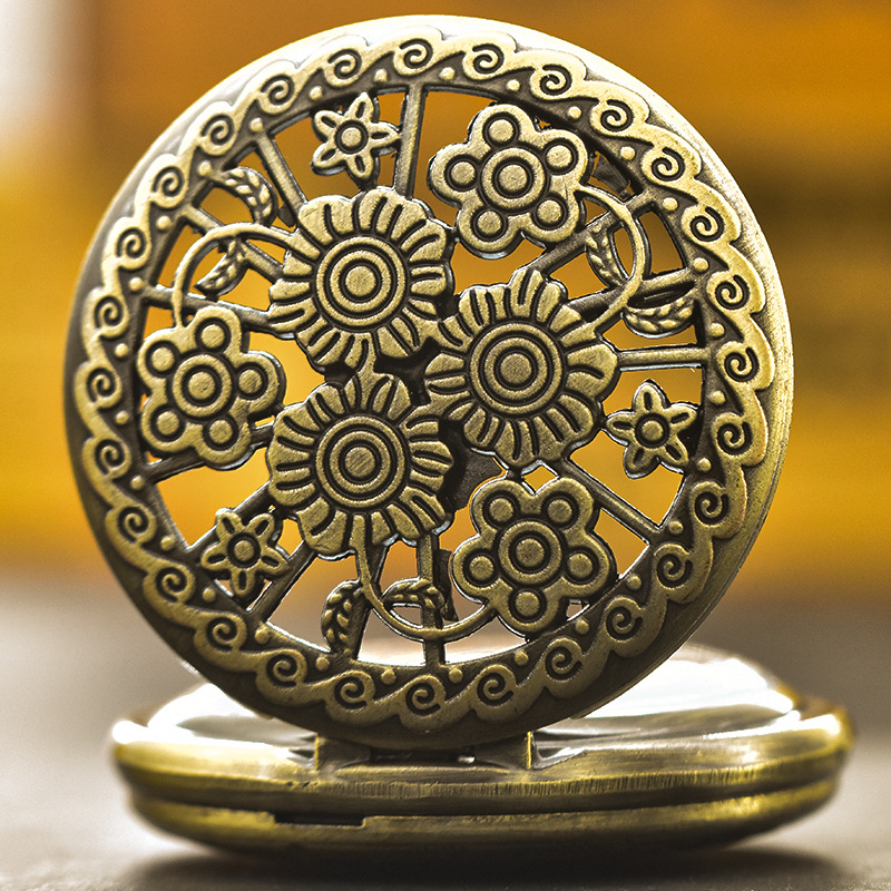 Foreign Trade Vintage Plastic Mirror Pocket Watch Petal Pattern Flip Alloy Large Quartz Pocket Watch Gift Hanging Watch