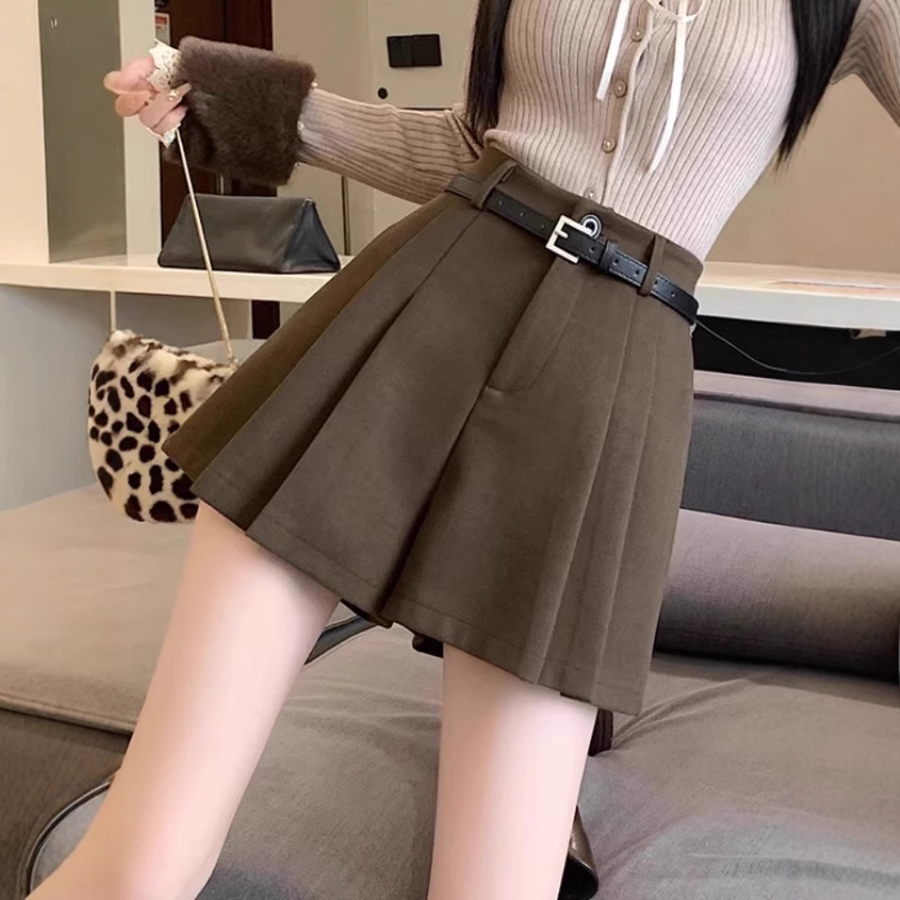 brown Pleated Woolen Shorts Women's 2025 New Autumn and Winter Outer Wear High Waist A- shaped Loose Wide-leg Casual Shorts