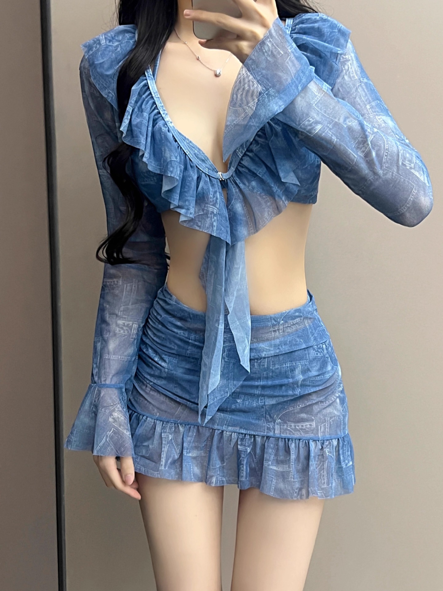 Picture of 2025 New Long-Sleeved Bikini Four-Piece Swimsuit Female Sexy Bikini Beach Seaside Vacation Swimsuit Hot Spring