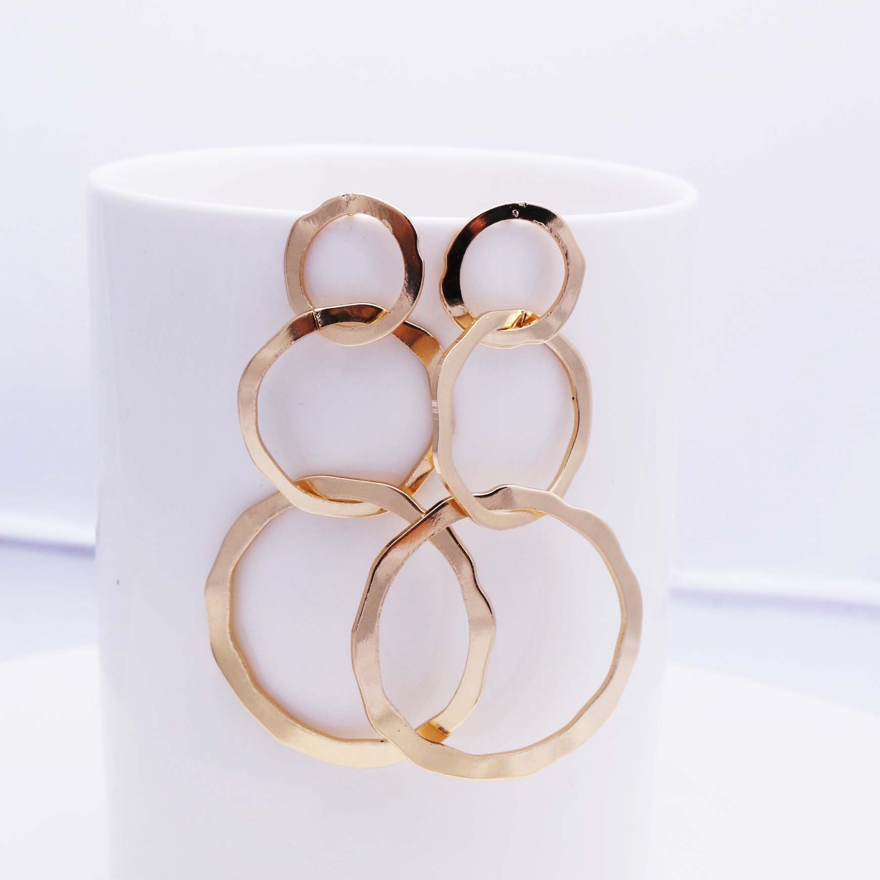 Fashion personality size round ring earrings female European and American exaggerated ring hollow earrings earrings South Korea ear jewelry fashion