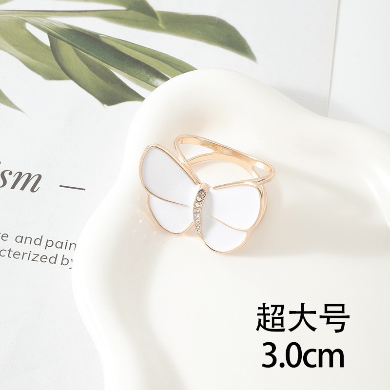 Picture of South Korea multi-functional scarf buckle high-grade Pearl fashion new Camellia windbreaker belt buckle high-end jewelry wholesale