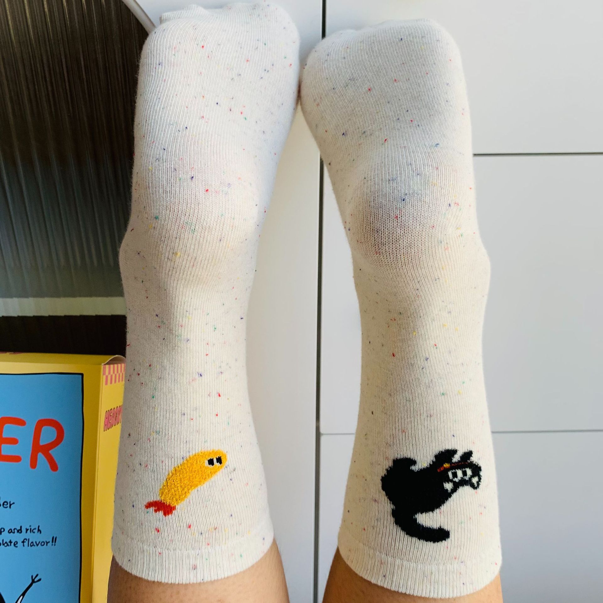 2024 New cute cartoon kitten Spring and Autumn New cute illustration heel flocking colorful dots mid-calf length socks