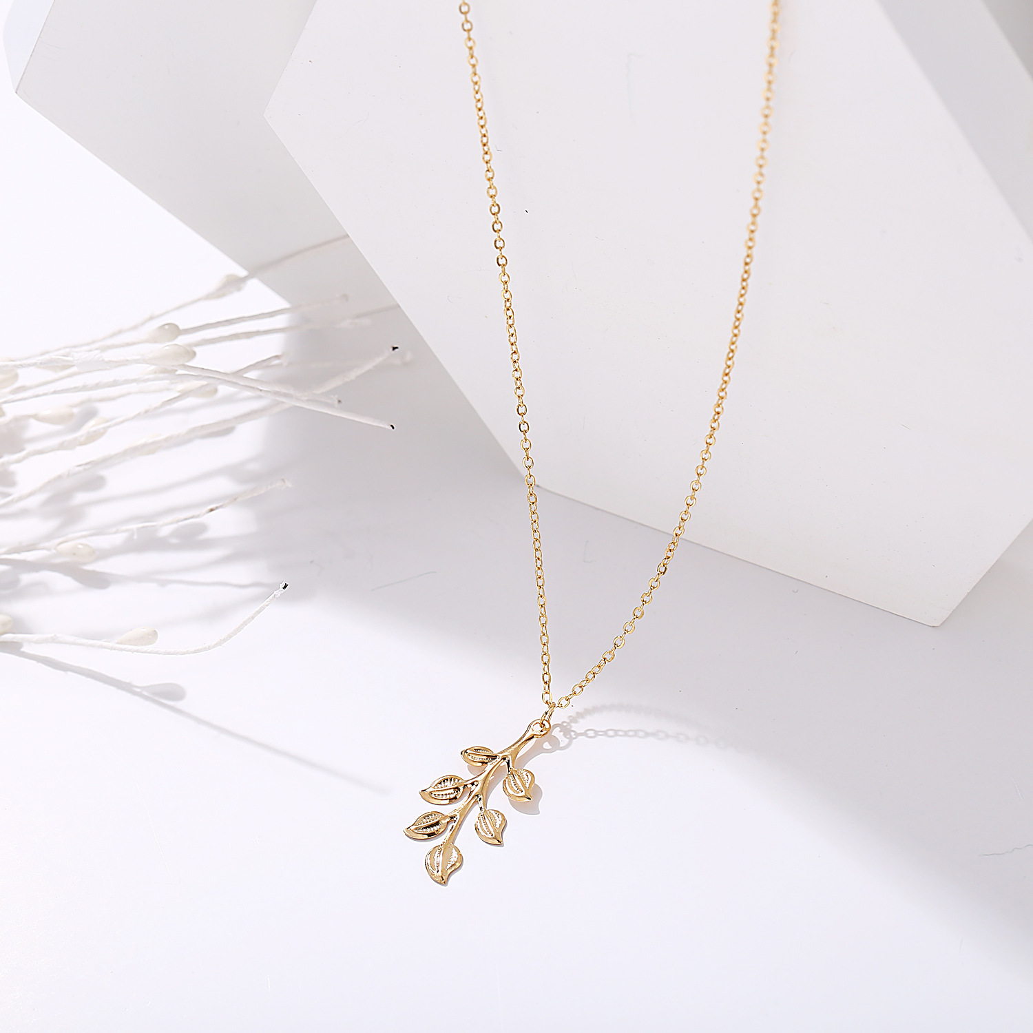 Picture of C177 European and American explosions cross-border new Leaf long retro simple temperament trend necklace jewelry