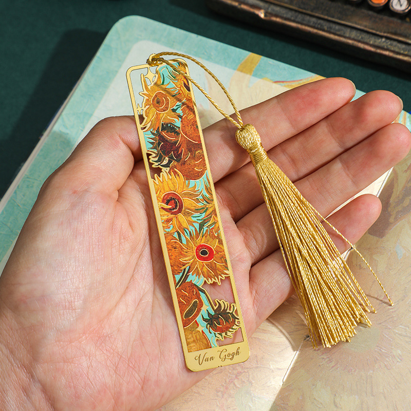 Picture of Yujian Eslite Flower Plumping Series Bookmark Creative Retro Famous Painting Metal Handbook Pendant Reading Book Holder