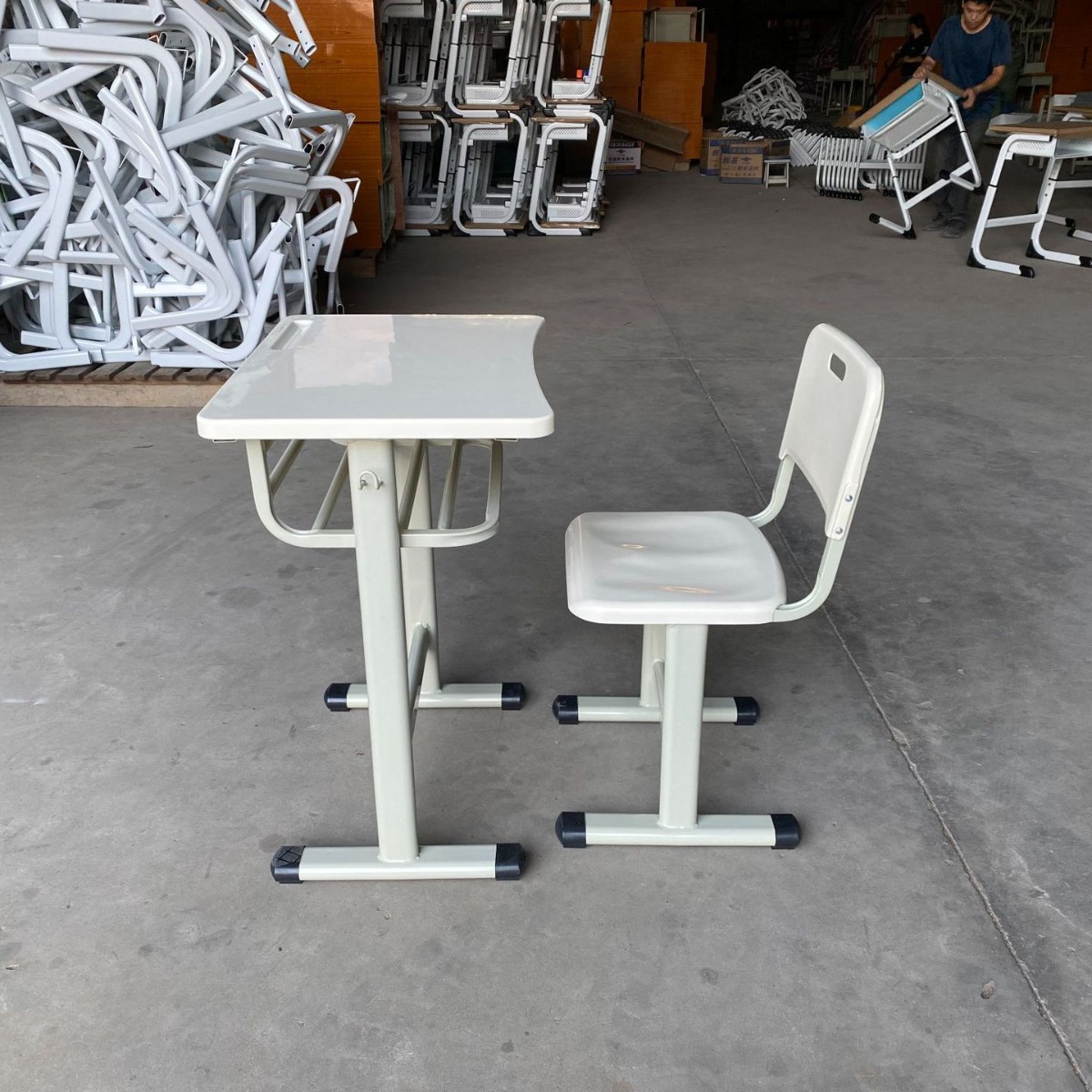 Learning and Thinking Lifting Desks and Chairs Excellence New Oriental Training Tutoring Class Primary and Secondary School Students ABS Original Plastic Desk suit
