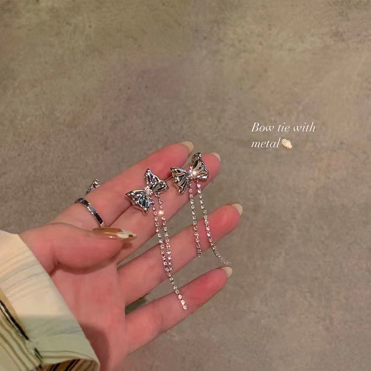 Bowknot Tassel Earrings Niche Stud Earrings for Women with a Sense of Design 2025 High-End Elegant Ins Earrings Exquisite Long Style