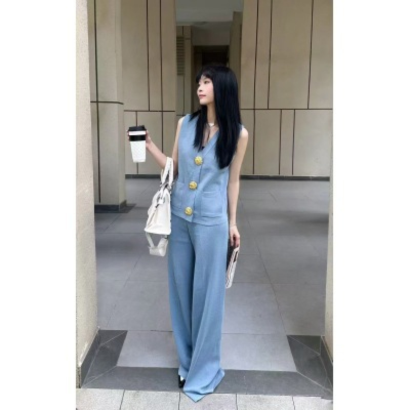 Picture of High-end xiangfeng two-piece suit women's spring and summer all-match large gold button knitted cardigan coat sweater casual trousers