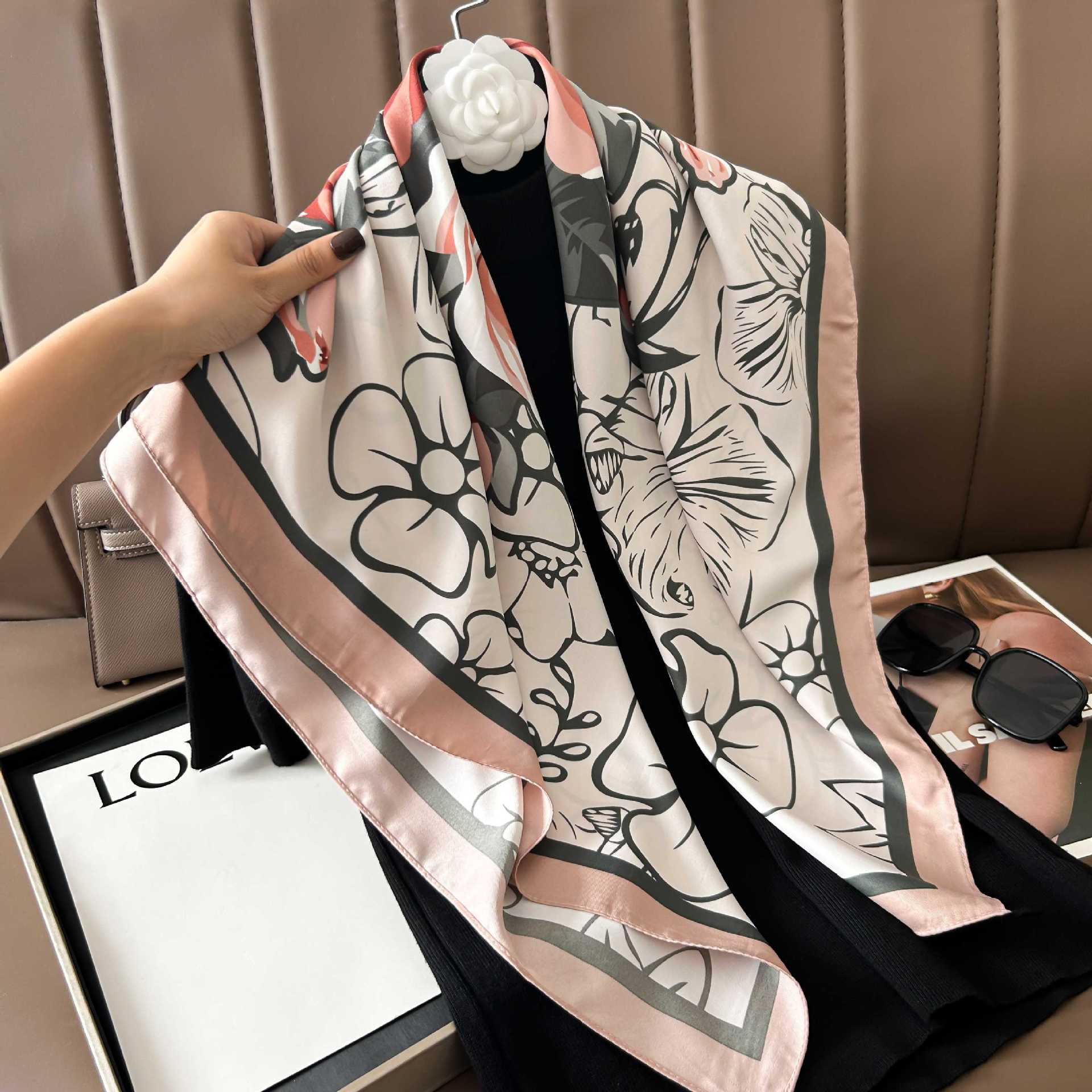 Picture of New 90cm Large Square Silk Elegant High-grade Decorative Shawl Women's Silk Scarf Fashion All-match Professional Scarf
