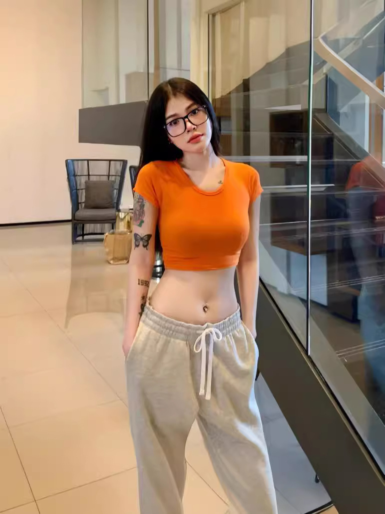 Picture of Ins Spice Girls Sexy Navel Short Solid Color T-Shirt Women's New Slim-fit Slimming Pure U-collar Base Top Women's T-tide