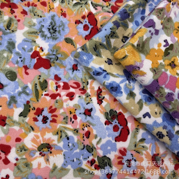 Spot supply of knitted polyester single-sided printed fabric 100D milk silk sanding small floral printing jewelry clothing materials