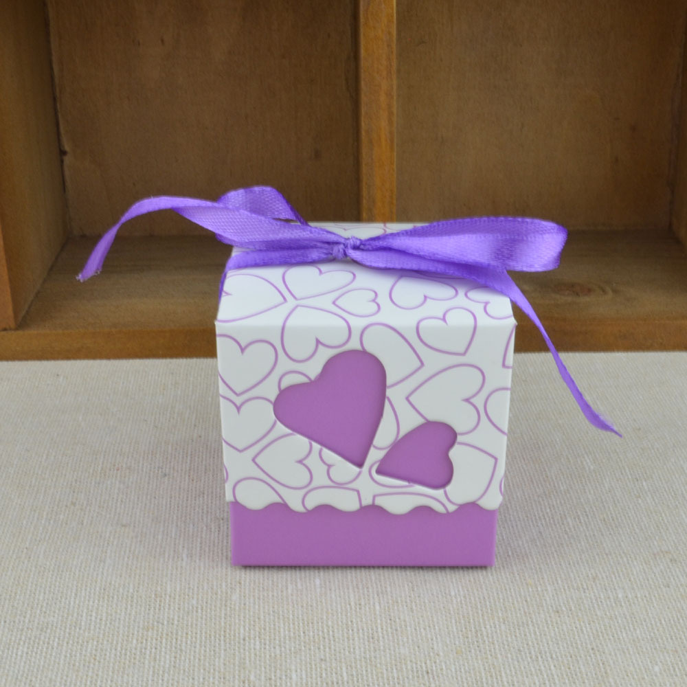 Picture of Korean-style hollow double love candy box wholesale wedding gift candy box candy box baby birthday gift box